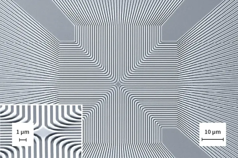 MLA150_450nm_Lines-and-Spaces.webp